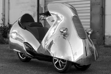 Scooter Peugeot Métropolis © Carrosserie H.H. Services